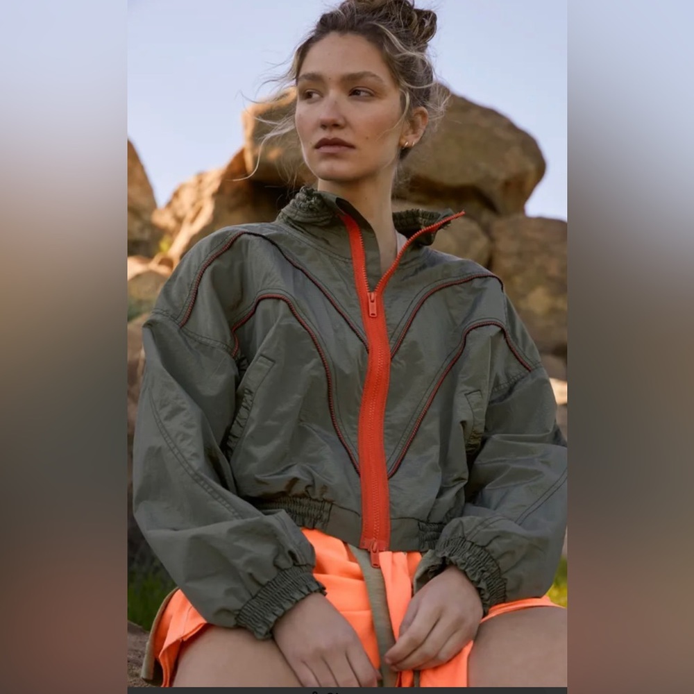 NEW Free People Movement Starting Lineup Windbreaker Size Medium